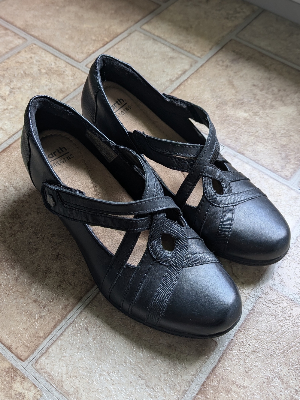 Earth Origins Women's Black Heels